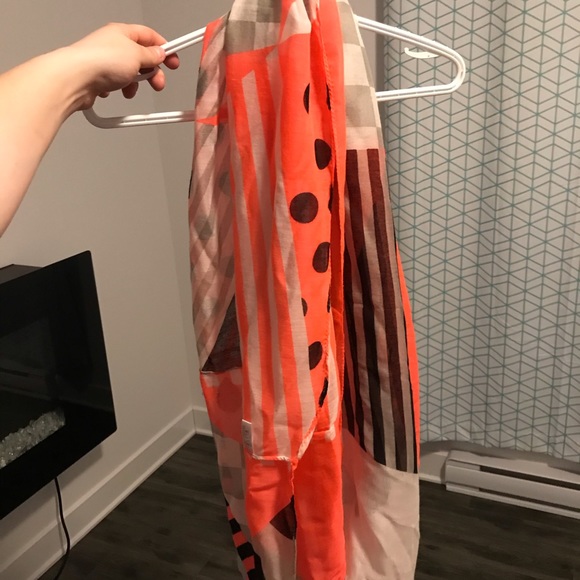 Foulards - Picture 6 of 8